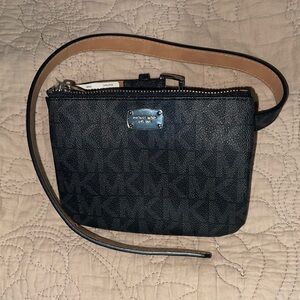 MICHAEL KORS M/ signature Fanny pack